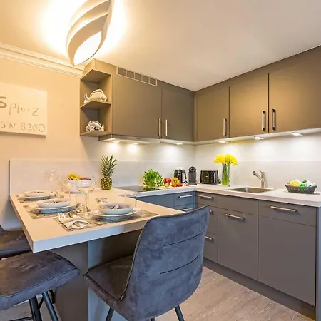 Landhaus Kroghooger Wai 아파트 *